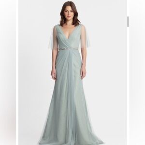 MONIQUE LHUILLIER 
Maxi dress in Sage.